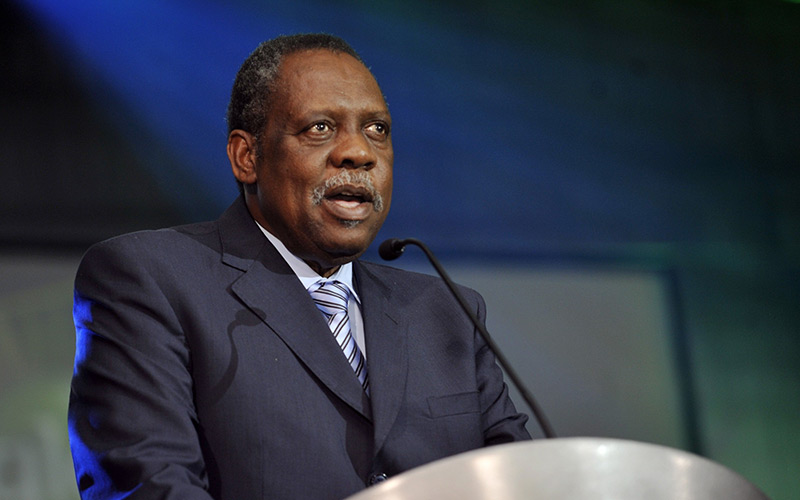 Football : Issa Hayatou à la tête de la FIFA
