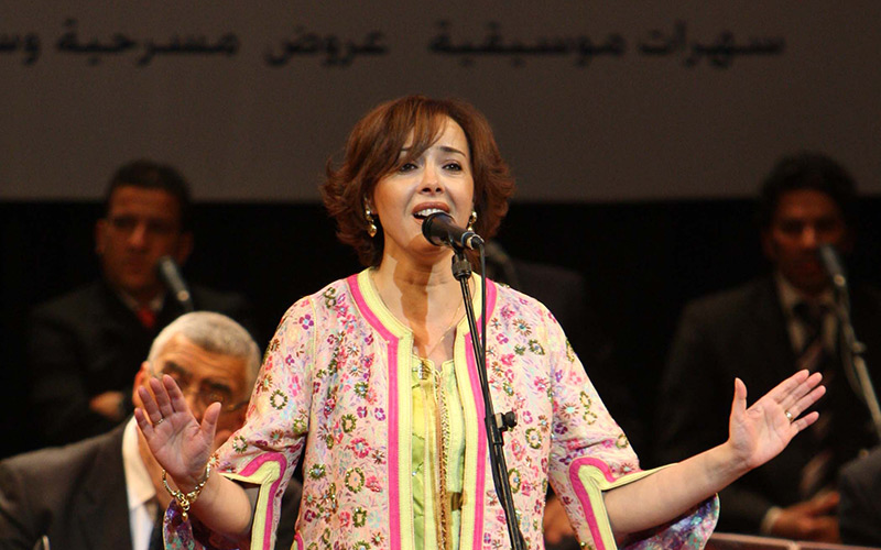 Karima Skalli s’illustre à Prague