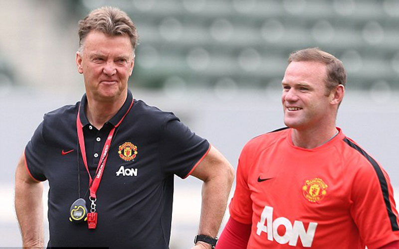 Manchester United : Van Gaal pense être espionné par des drones