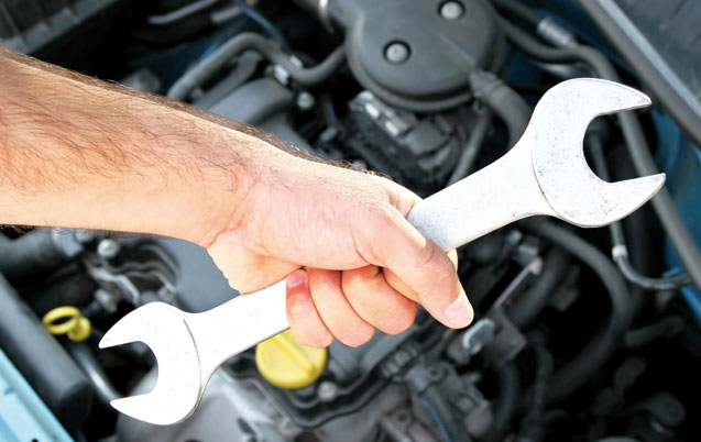 Conseils automobiles: Quels entretiens faire vous-même ?