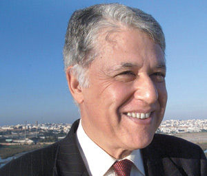 La nomination de Abbas El Fassi au poste de Premier ministre, un pas vers la normalité démocratique
