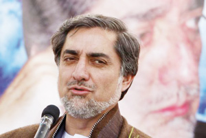 Abdullah juge Karzaï illégitime et sa réélection illégale