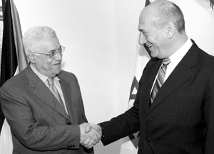 Proche-Orient : Première rencontre entre Olmert et Abbas en Cisjordanie