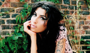 Amy Winehouse a sombré dans la drogue