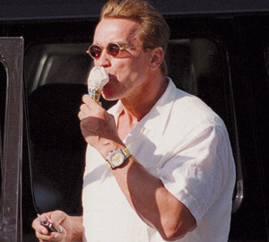 Arnold Schwarzenegger prêt à conseiller Barack Obama