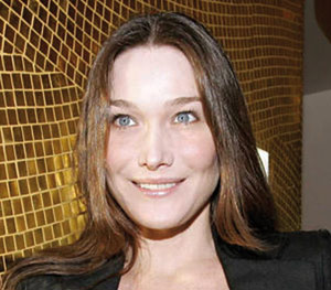 Carla Bruni, numéro 1 du top albums