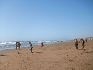 Un surf sur les vagues de Dar Bouazza