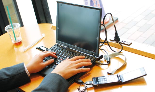 Internet : Les marocains connectés en moyenne plus de 4 heures par jour