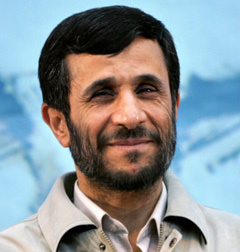Iran : Ahmadinejad maintient un discours de défi