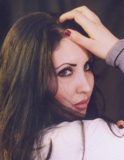 A bâtons rompus : Malak : une chanteuse qui veut aller loin
