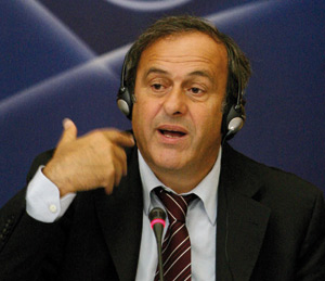 Real Madrid : Platini trouve «anormaux» les transferts records du club