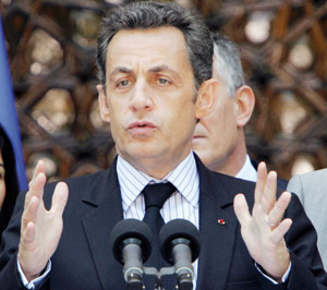 Nicolas Sarkozy raille les grèves invisibles et indolores