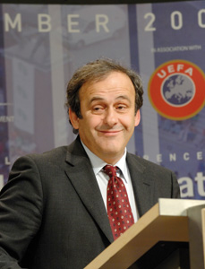 Michel Platini : «On peut le retirer à l’Ukraine»