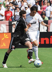 Le Real bat aisément DC United