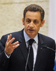 Nicolas Sarkozy amarre la France à l’Otan