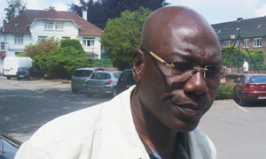 Paul Le Guen garde Thomas Nkono
