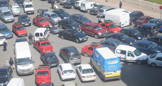 Déplacement : La voiture reste le moyen de locomotion préféré des Marocains