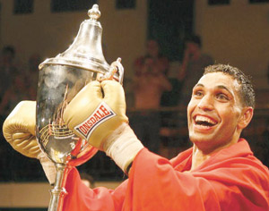 Yassine El Maâchi, la star montante de la boxe, honoré à Londres