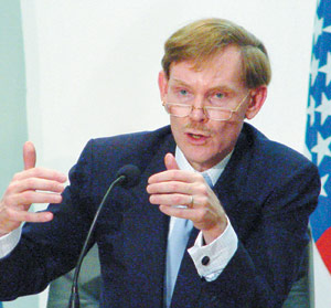 Banque mondiale : Zoellick accepte des fonds privés pour aider les pays pauvres