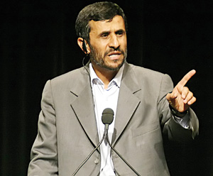 Ahmadinejad presse Obama et Medvedev de soutenir l’accord
