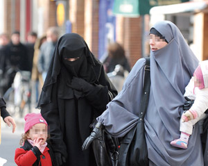 La burqa divise les Français