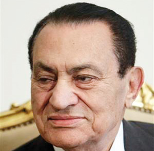 Égypte : La détention préventive de Hosni Moubarak encore prolongée de 15 jours