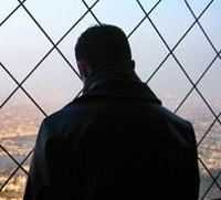 Un escroc sous les verrous