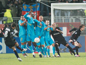 Football : Lyon champion d’automne, Paris SG champion des crises