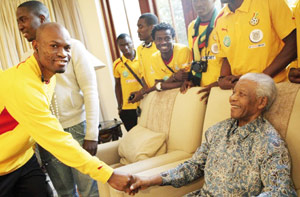 Ghana : Mandela reçoit les Black Stars avant leur retour