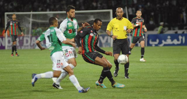 Championnat national Pro-Élite-1 : Le Raja en danger à Khouribga, les FAR lorgnent le fauteuil de leader