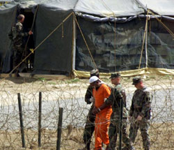 Suicides controversés à Guantanamo