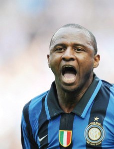 Manchester City : Patrick Vieira accusé de conduite violente
