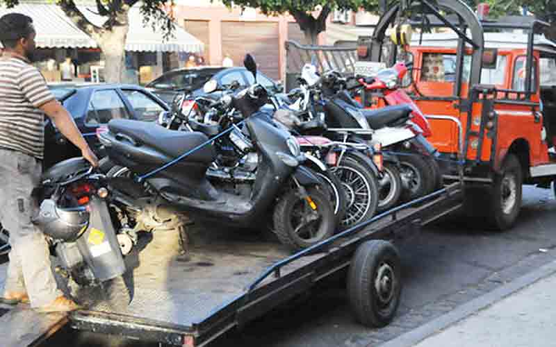 Motos : La plaque ou la fourrière !