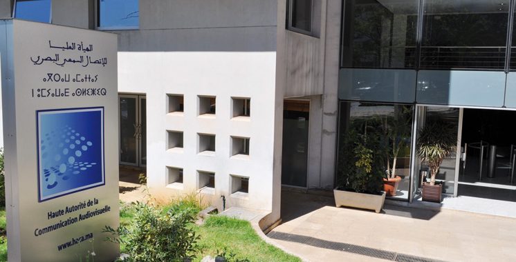 La HACA sort ses cartons: Deux télés et une station radio averties