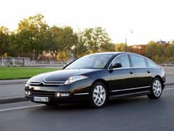Citroën C6 : ses atouts face à ses concurrentes