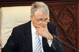 Abbas El Fassi tente de ressouder les rangs de sa majorité