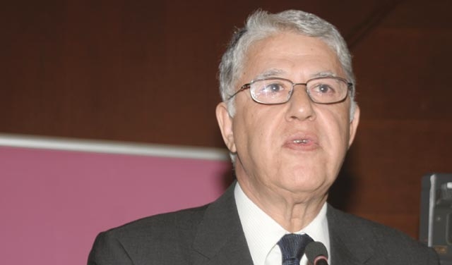 Il a fortement critiqué les membres du conseil de la présidence : Abbas El Fassi fâché contre Taoufik Hejira