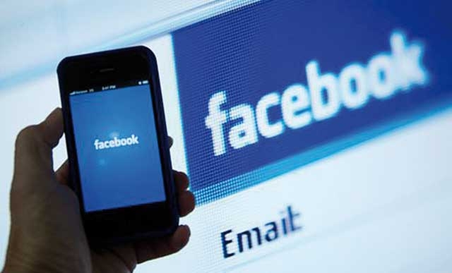 Facebook accusé d imposer ses propres adresses e-mail