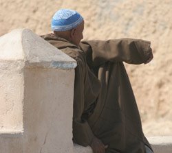 Un vieux tue un autre à coups de canne