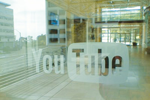 YouTube se lance dans le sous-titrage automatique