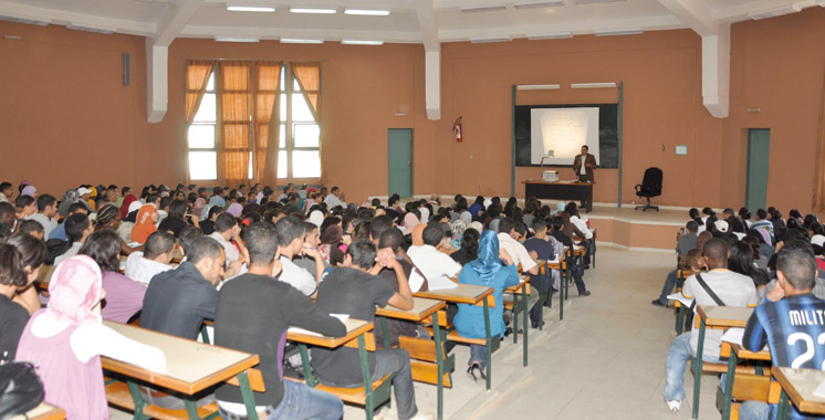 Les enseignants du supérieur menacent de faire une grève de 48h