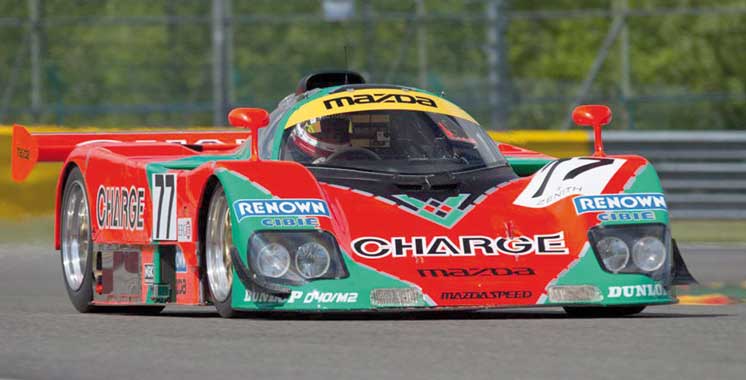 Une Mazda 767B de 1989 reprend la piste