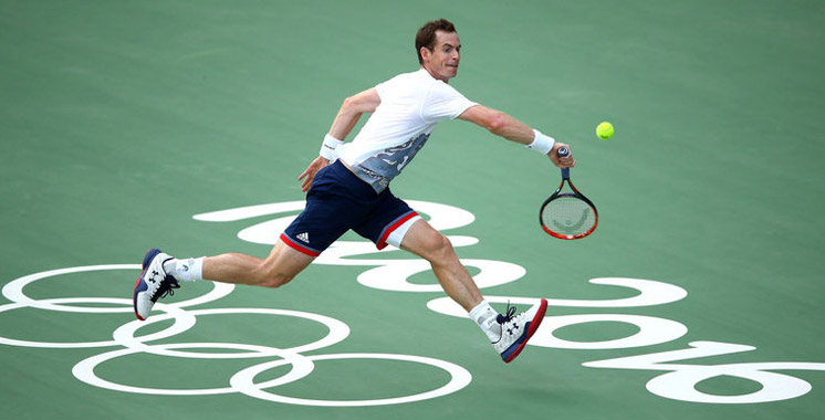 Tennis: Le britannique Andy Murray termine au sommet de la hiérarchie mondiale