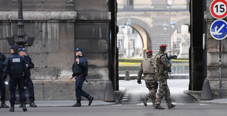 Paris : Un militaire agressé au Carousel du Louvre