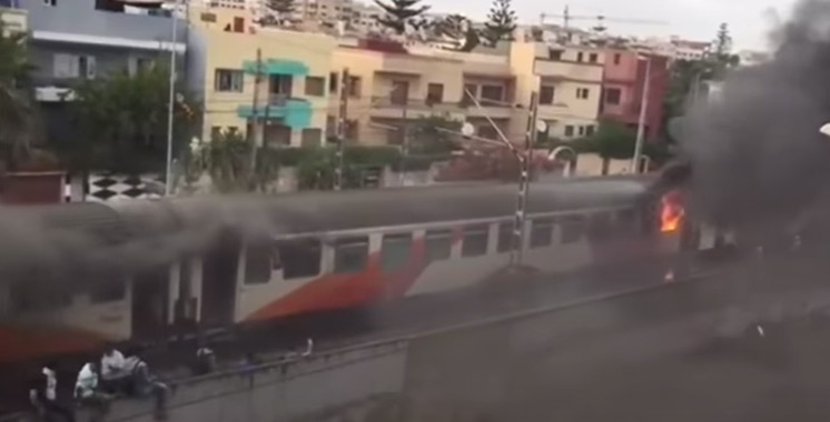 Vidéo : le feu a pris à bord d’un train à Casablanca