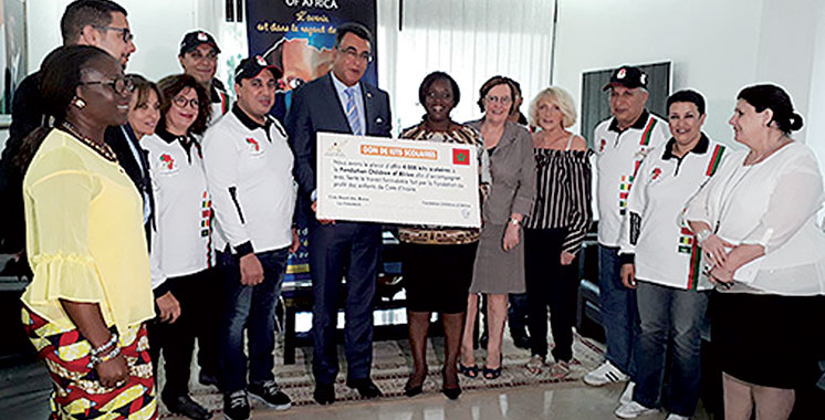 Action solidaire : Le Club Royal des motos fait don à Abidjan de 4.000 kits scolaires à «Children of Africa»