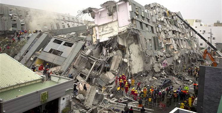 Iran : Le bilan du séisme s’alourdit à 445 morts