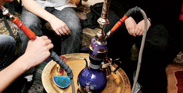 Venu chercher son frère dans un café de chicha, il y laisse sa peau