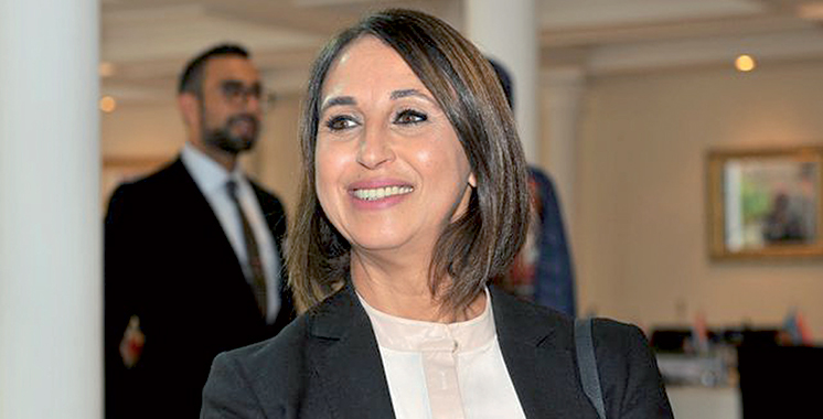 SM le Roi félicite Nabila Mounib suite à sa réélection au poste de SG du PSU