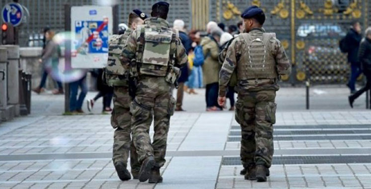 France : Un véhicule fonce sur des militaires près de Grenoble